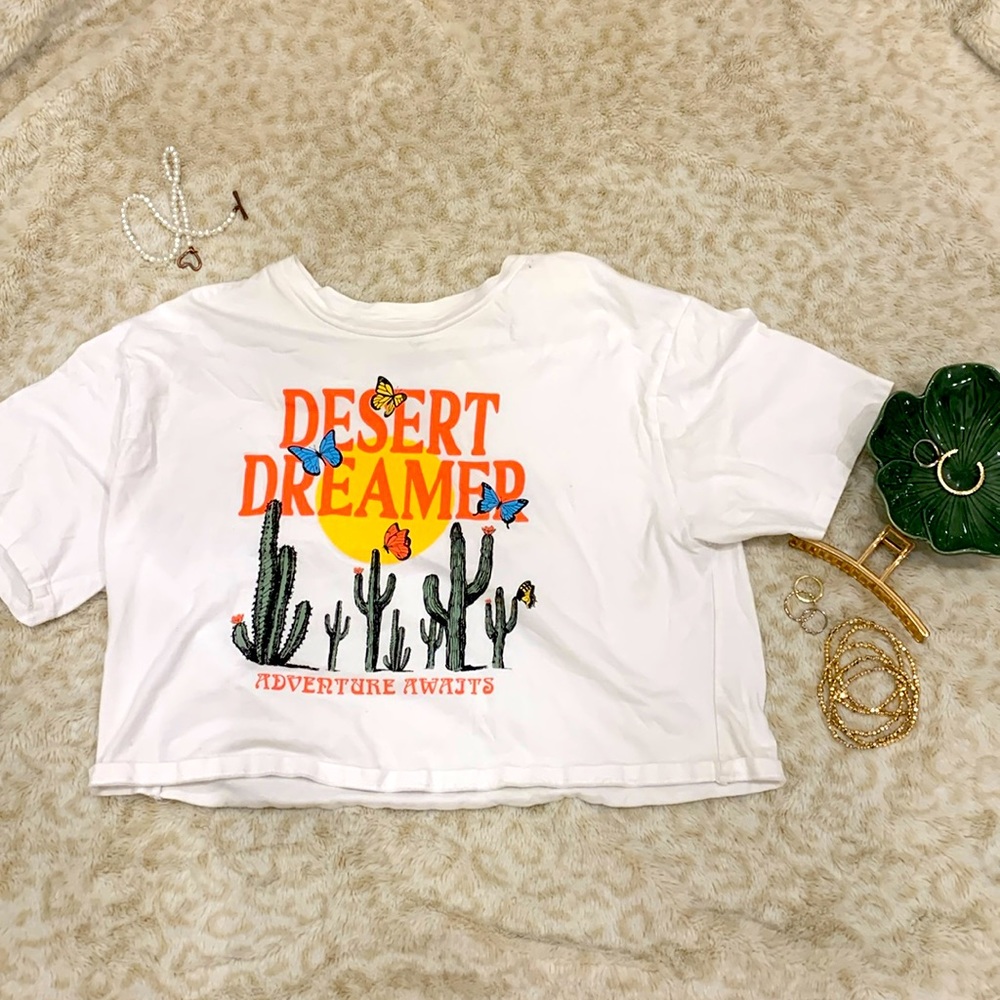 Cute crop top!